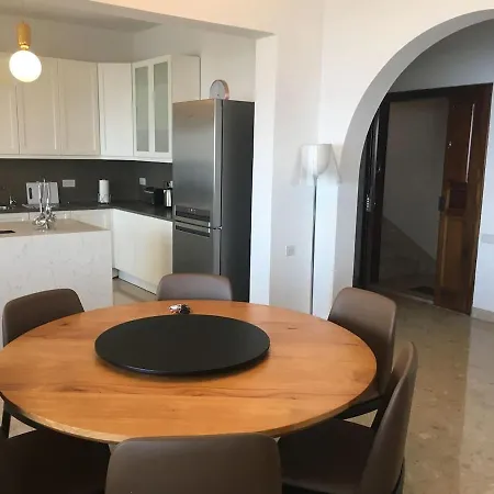 Seafront Apartment *