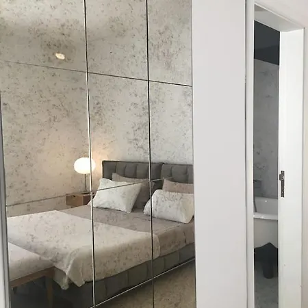 Seafront Apartment *